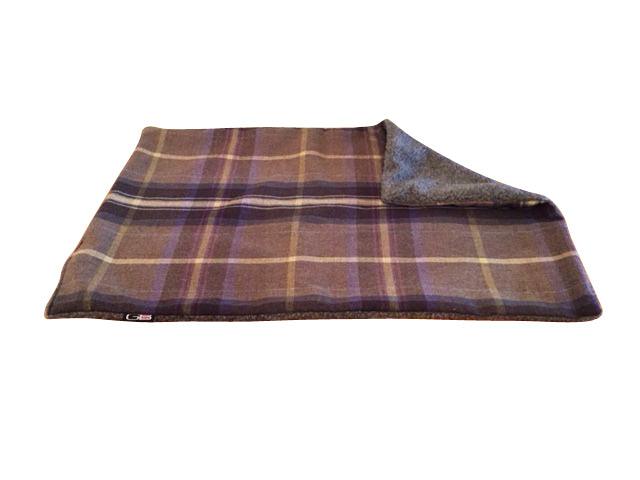 Quality Check & Fleece Pet Comfort Blankets - Upholstery Fabric and Sherpa Fleece - Petzenya